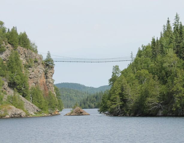 Passerelle suspendue